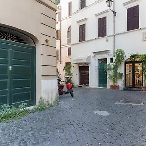  Holiday home Campo Marzio Boutique 300 Mt Dal Pantheon