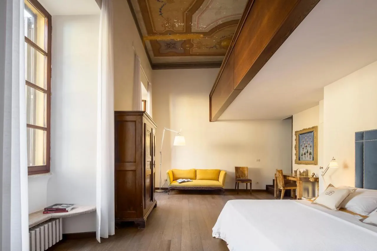 Palazzo Berardi: Renaissance Downtown Luxury Villa Rome