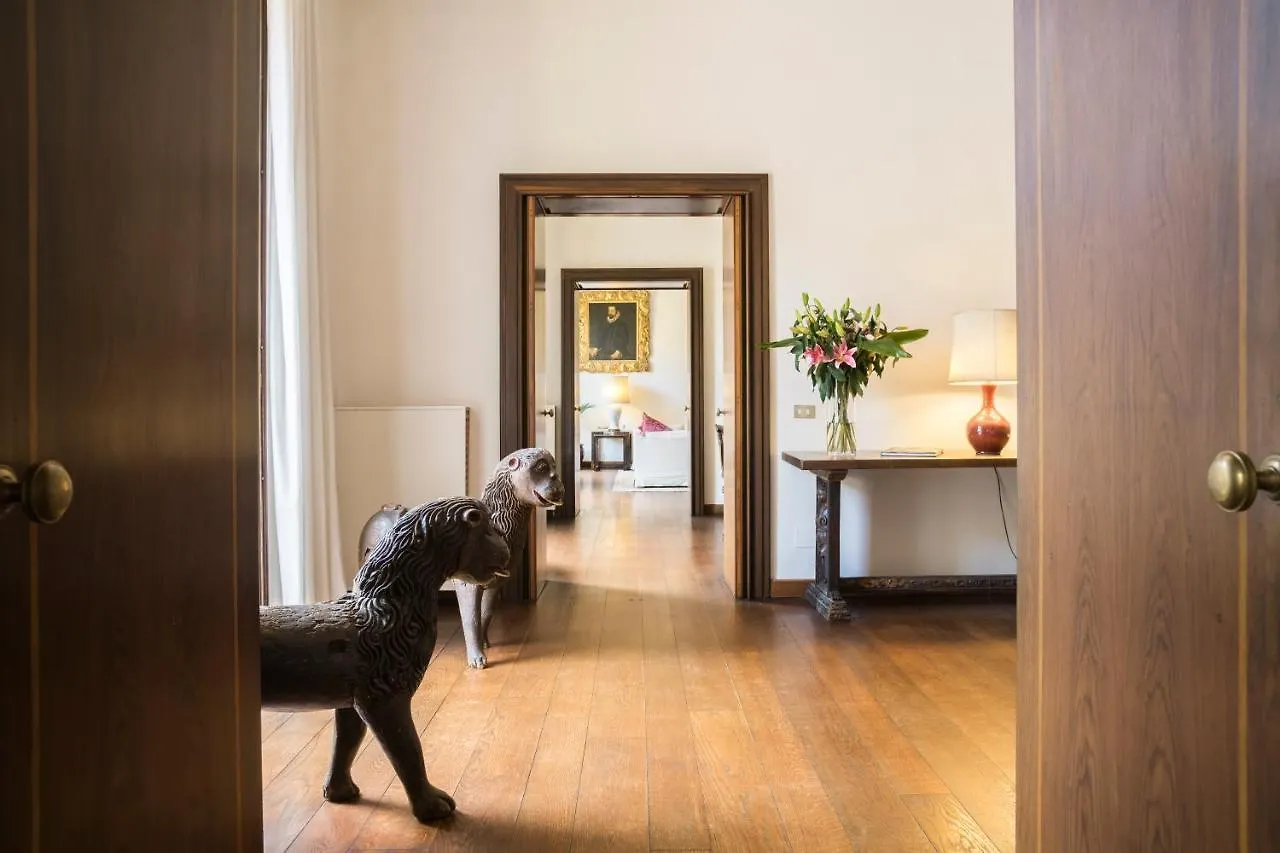 Palazzo Berardi: Renaissance Downtown Luxury Villa Rome Holiday home